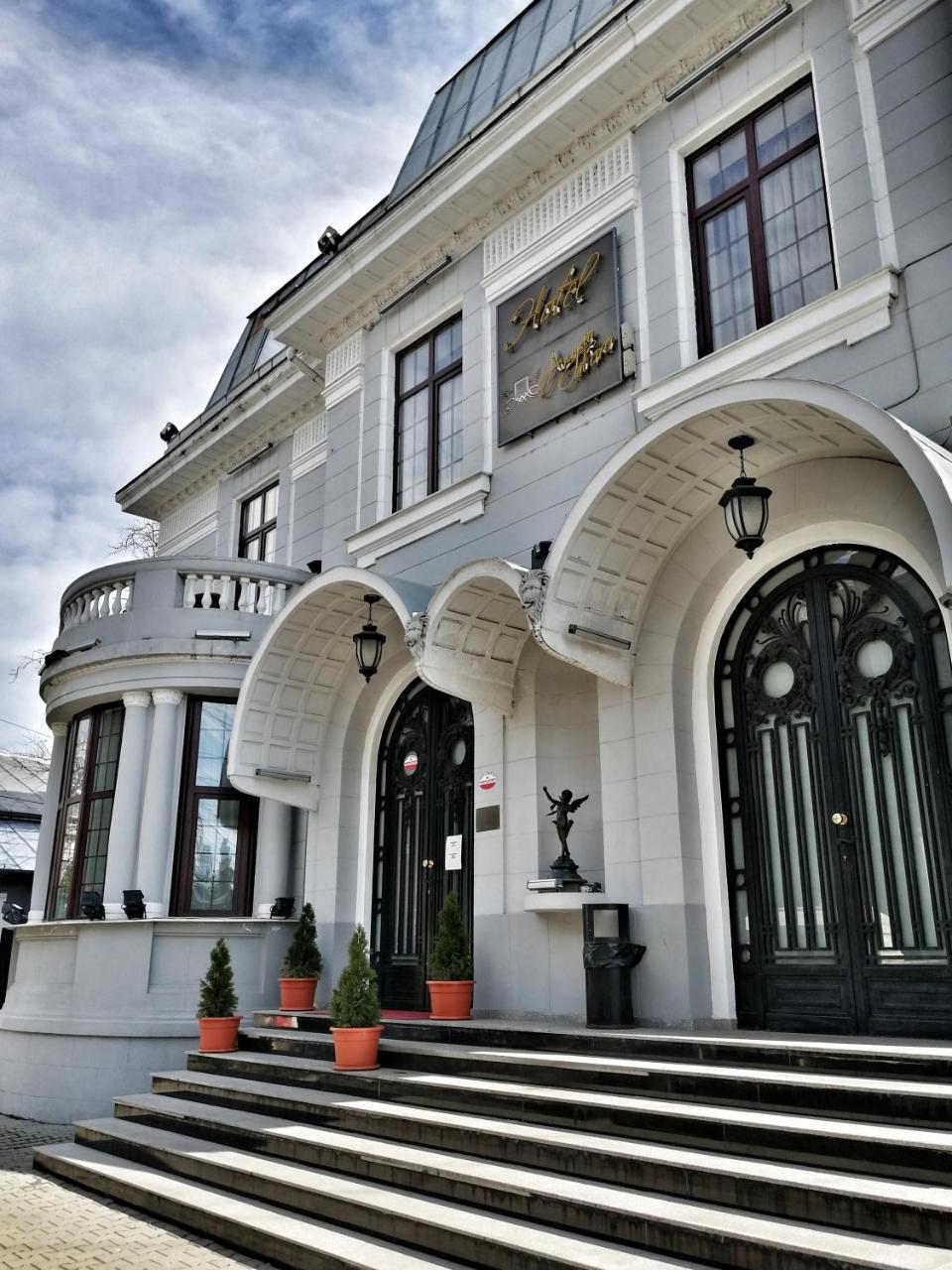 Hotel Angelo D'Oro Πλοέστι Εξωτερικό φωτογραφία